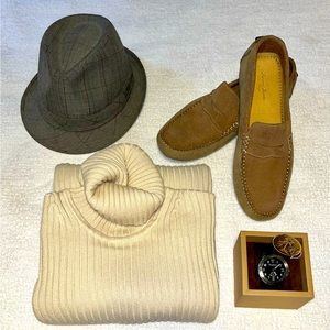 Sweater Weather has arrived!                      Men’s Gap Turtleneck Sweater.